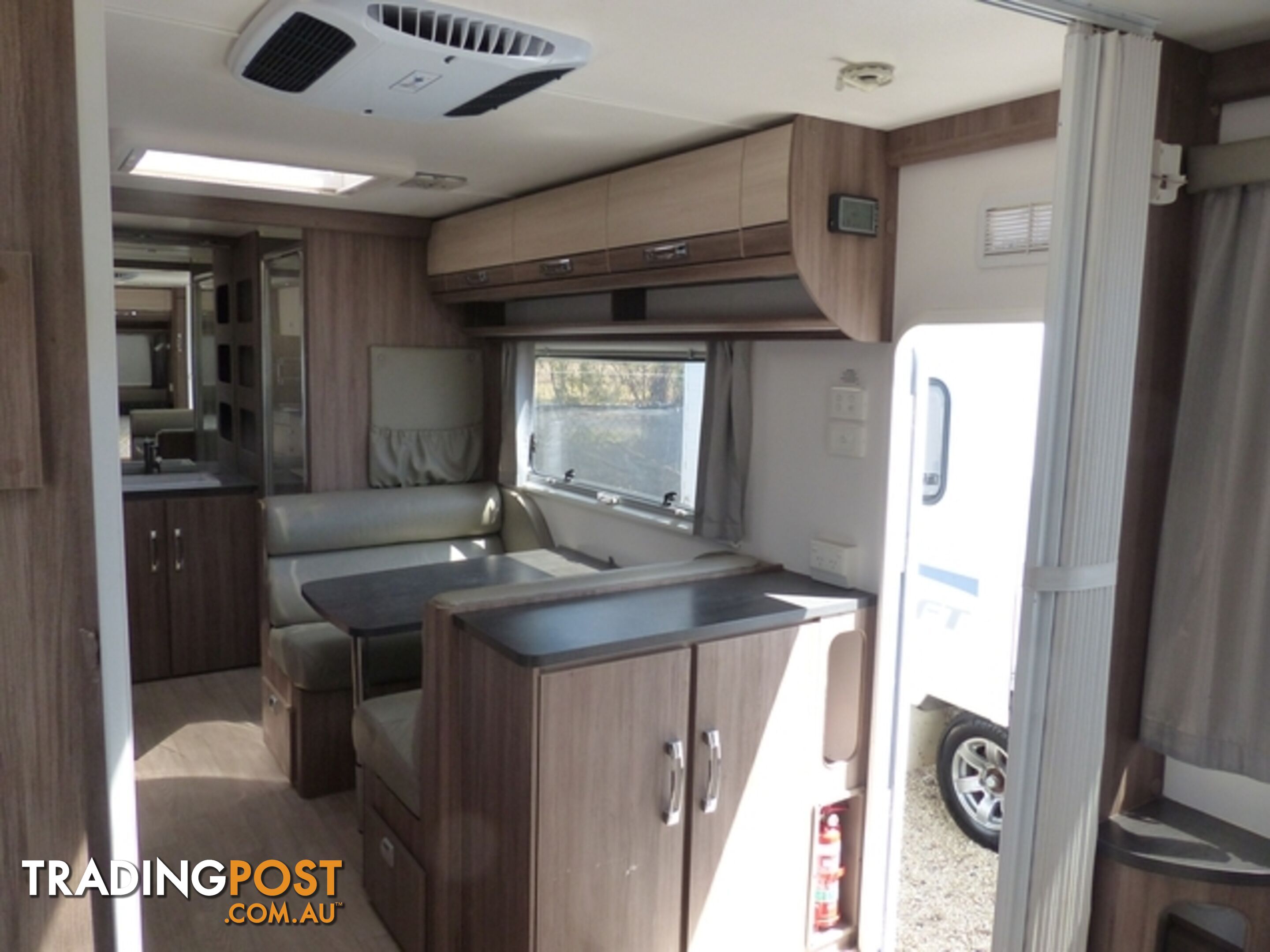 2014  JAYCO SILVERLINE  21.65-1 CARAVAN