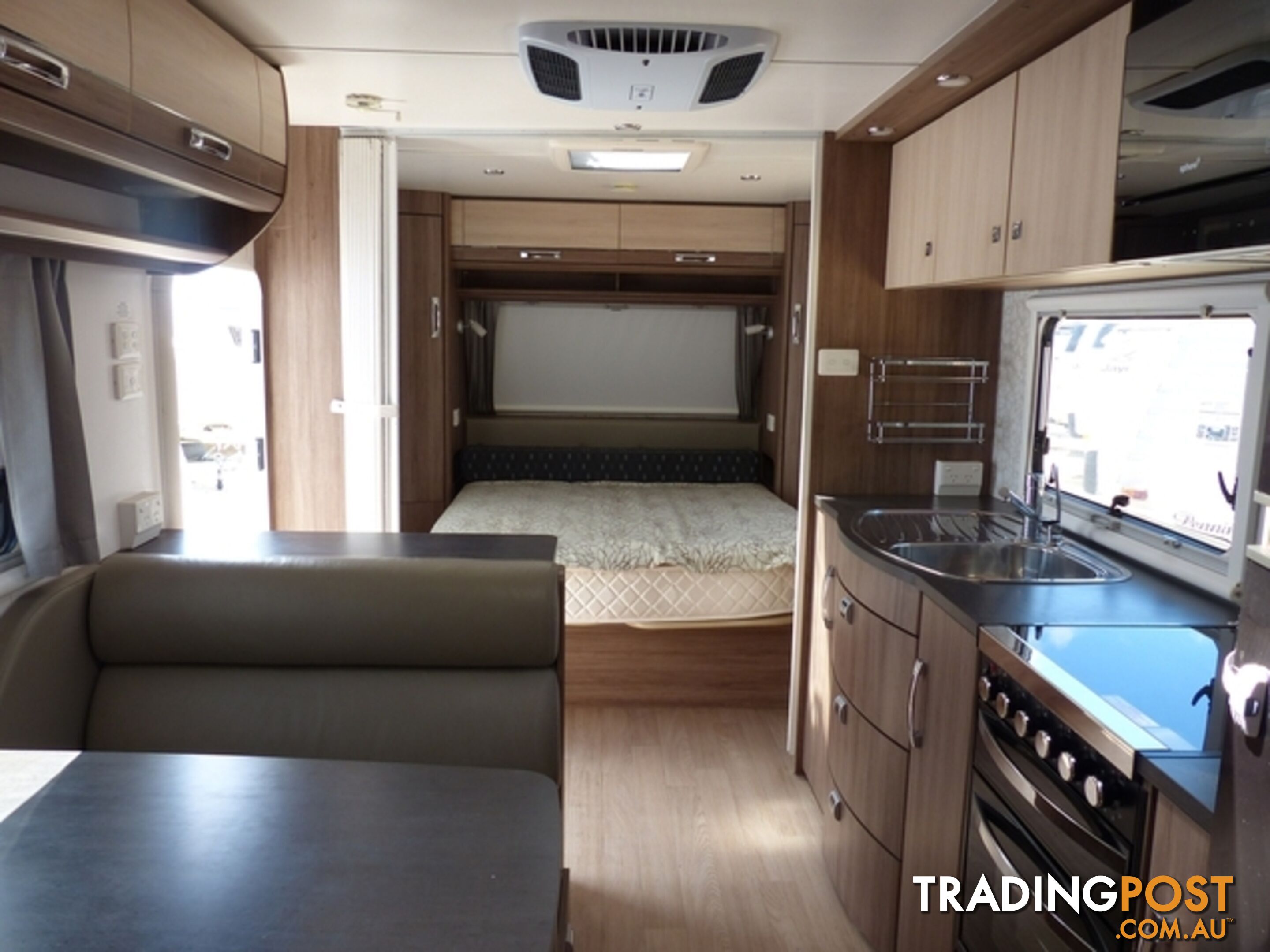 2014  JAYCO SILVERLINE  21.65-1 CARAVAN