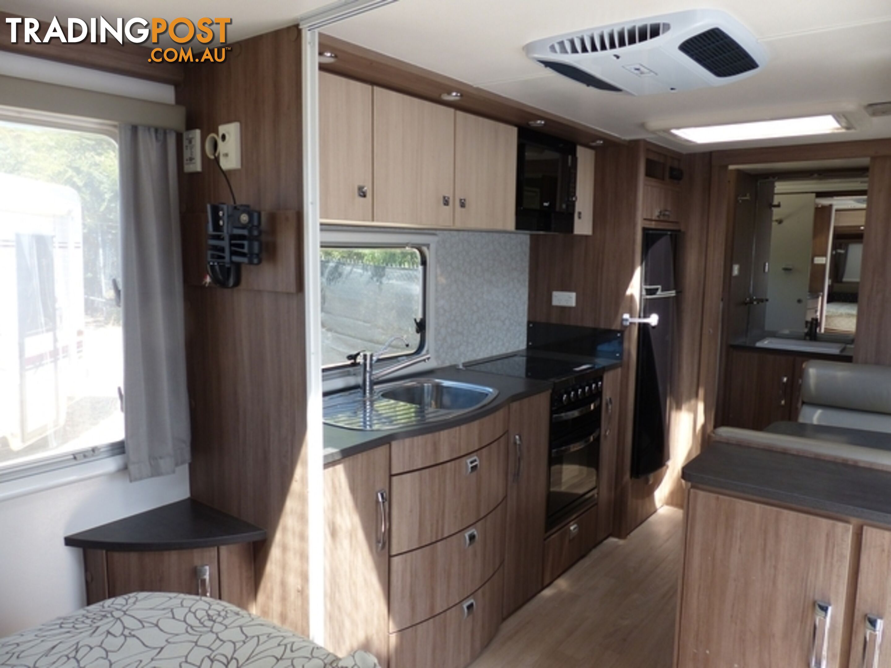 2014  JAYCO SILVERLINE  21.65-1 CARAVAN