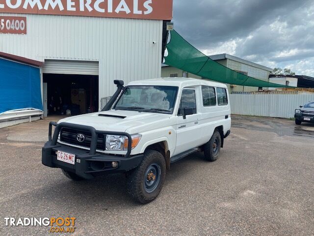 2011 Toyota Landcruiser Troopcarrier 11 Seater Wagon Manual Turbo Diesel - photo 1 of 9