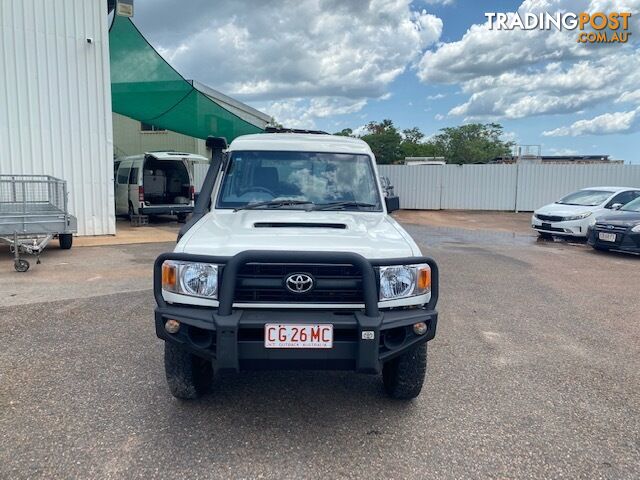 2011 Toyota Landcruiser Troopcarrier 11 Seater Wagon Manual Turbo Diesel - photo 2 of 9