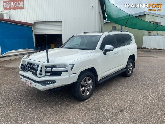 2022 Toyota Landcruiser 300 Series Sahara 4x4 Automatic,