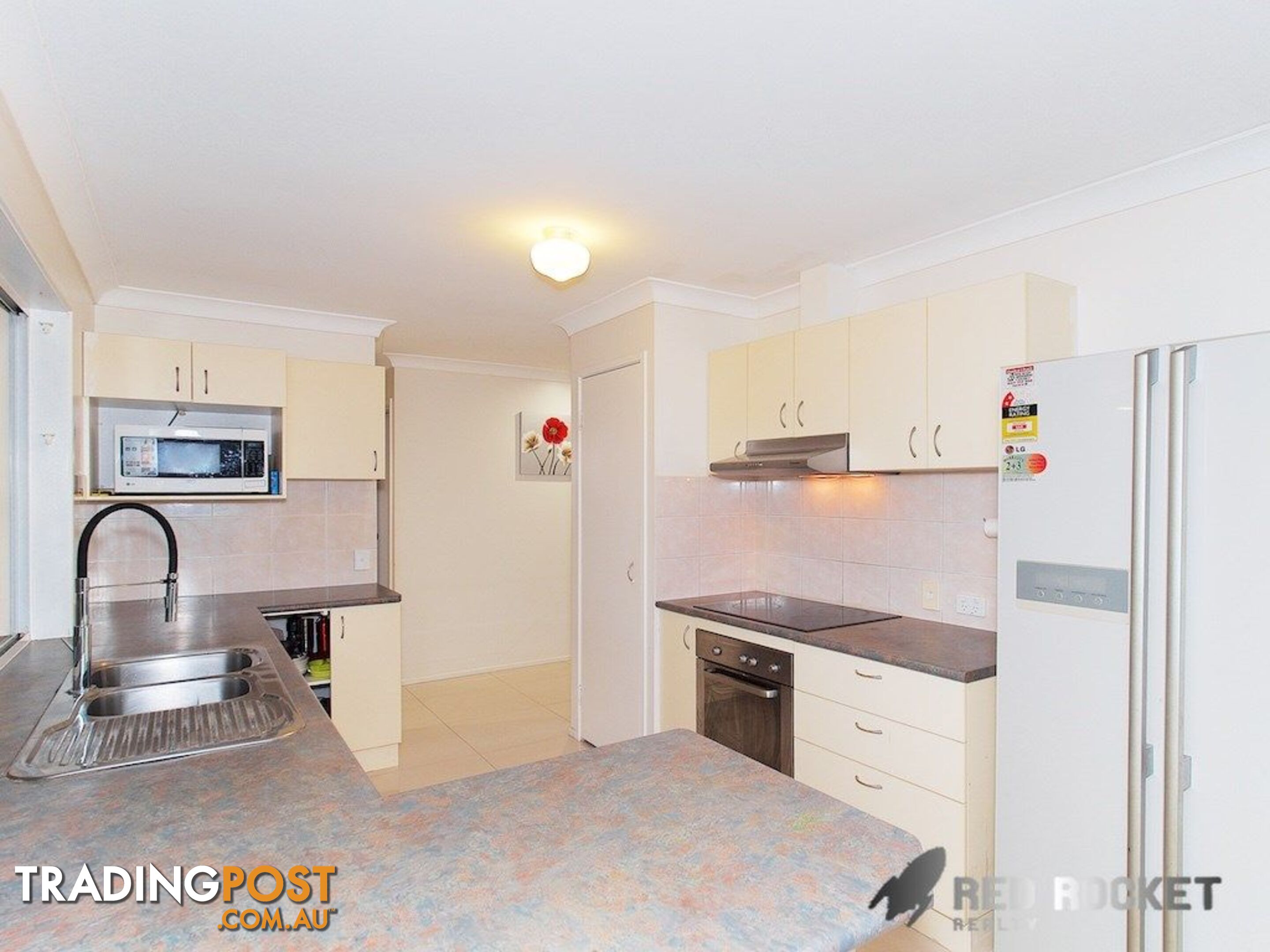 8 callinar ct Meadowbrook QLD 4131