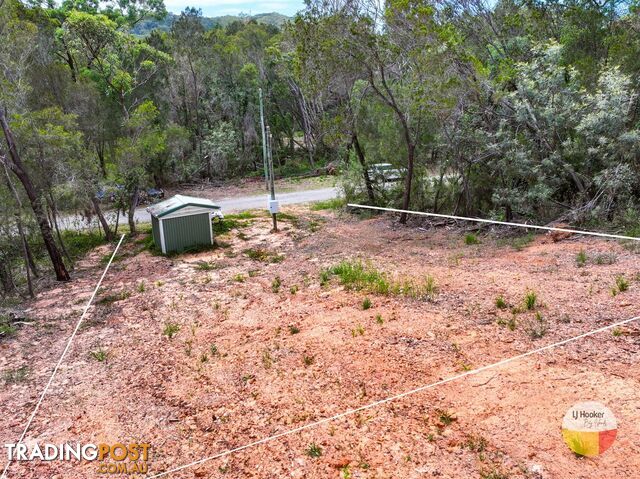 33 Bauhinia Drive RUSSELL ISLAND QLD 4184 - photo 2 of 12