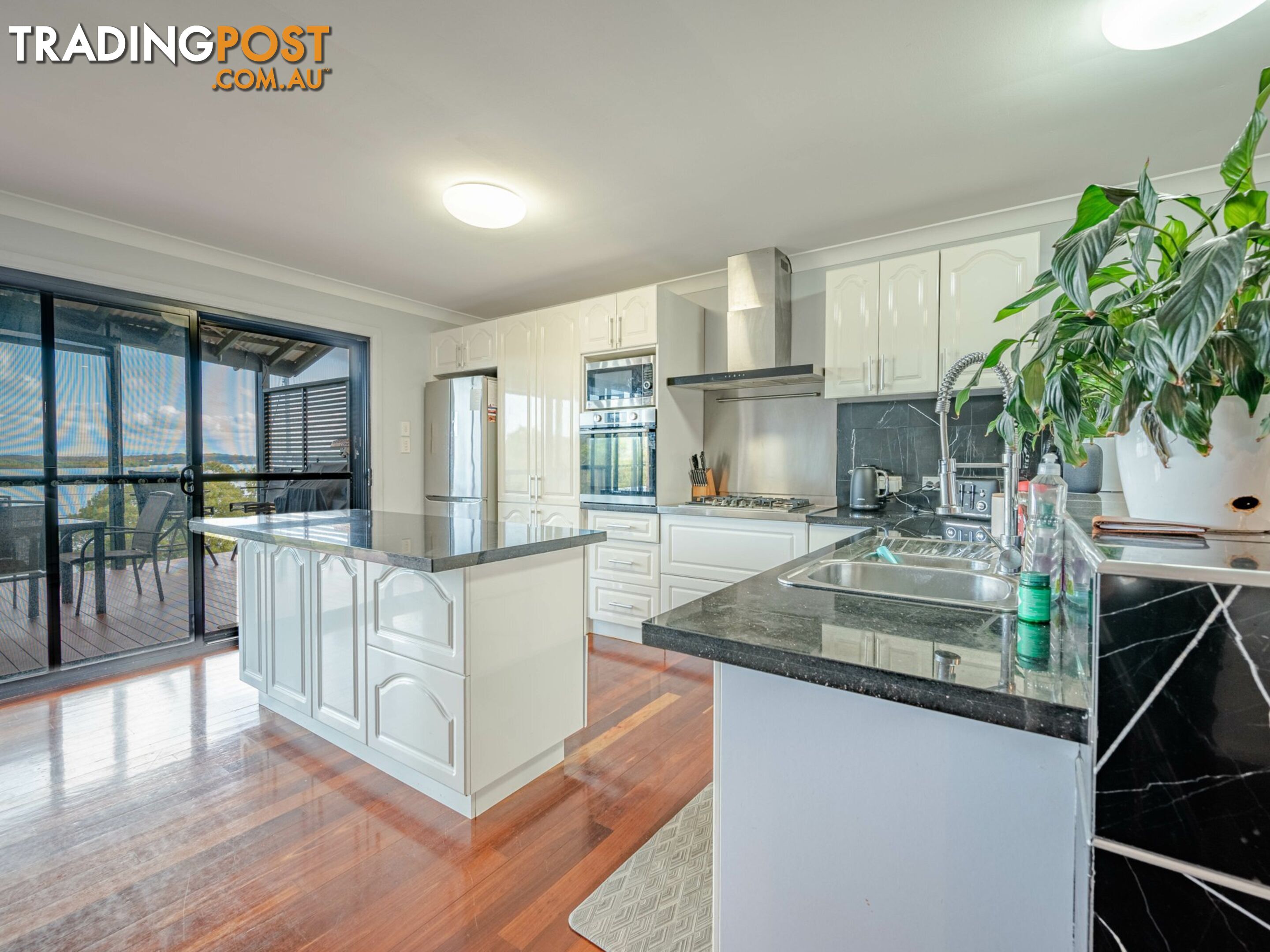 136 Canaipa Point Dve RUSSELL ISLAND QLD 4184