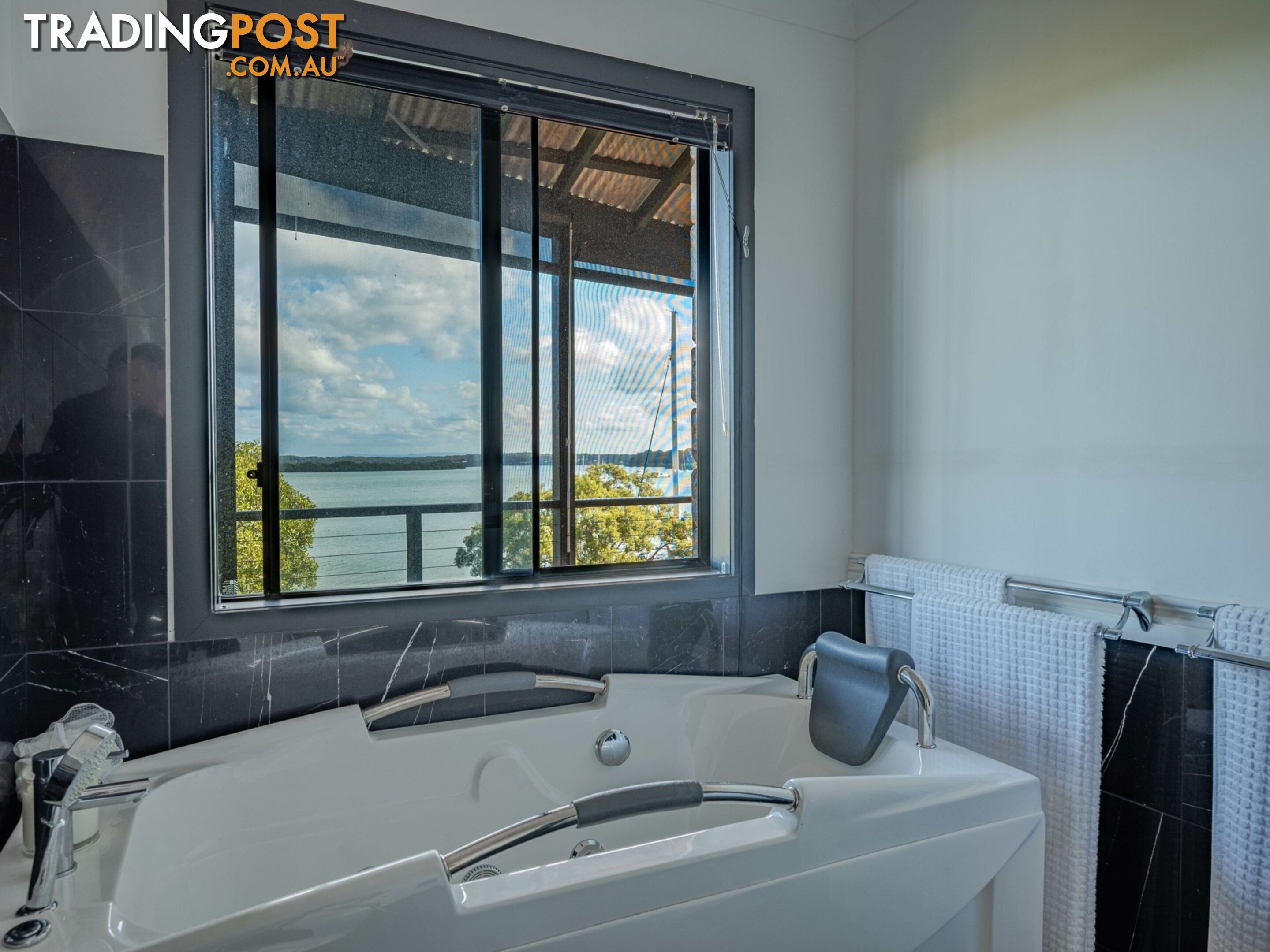 136 Canaipa Point Dve RUSSELL ISLAND QLD 4184