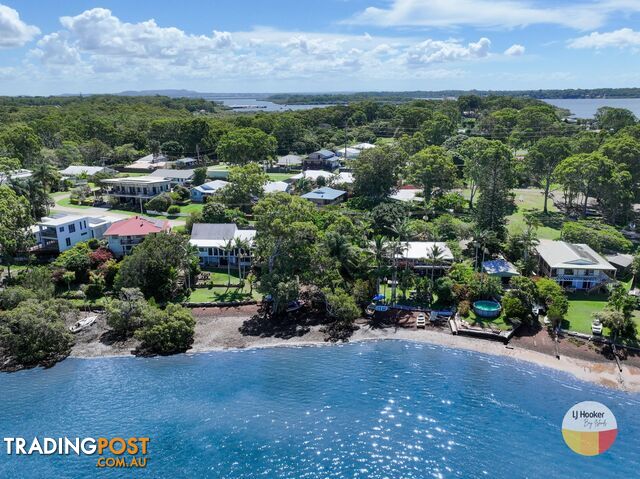 18 Oasis Dve RUSSELL ISLAND QLD 4184 - photo 3 of 5