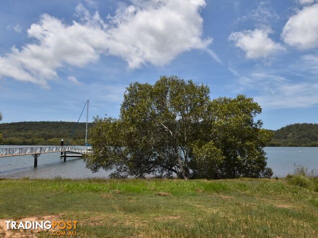 77 Wahine Dve RUSSELL ISLAND QLD 4184