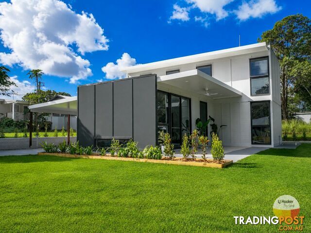 37 Taylor Street RUSSELL ISLAND QLD 4184