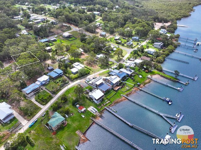 40-42 Scenic Drive RUSSELL ISLAND QLD 4184 - photo 2 of 11