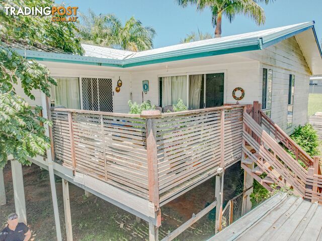 7 RICHARDSON STREET RUSSELL ISLAND QLD 4184