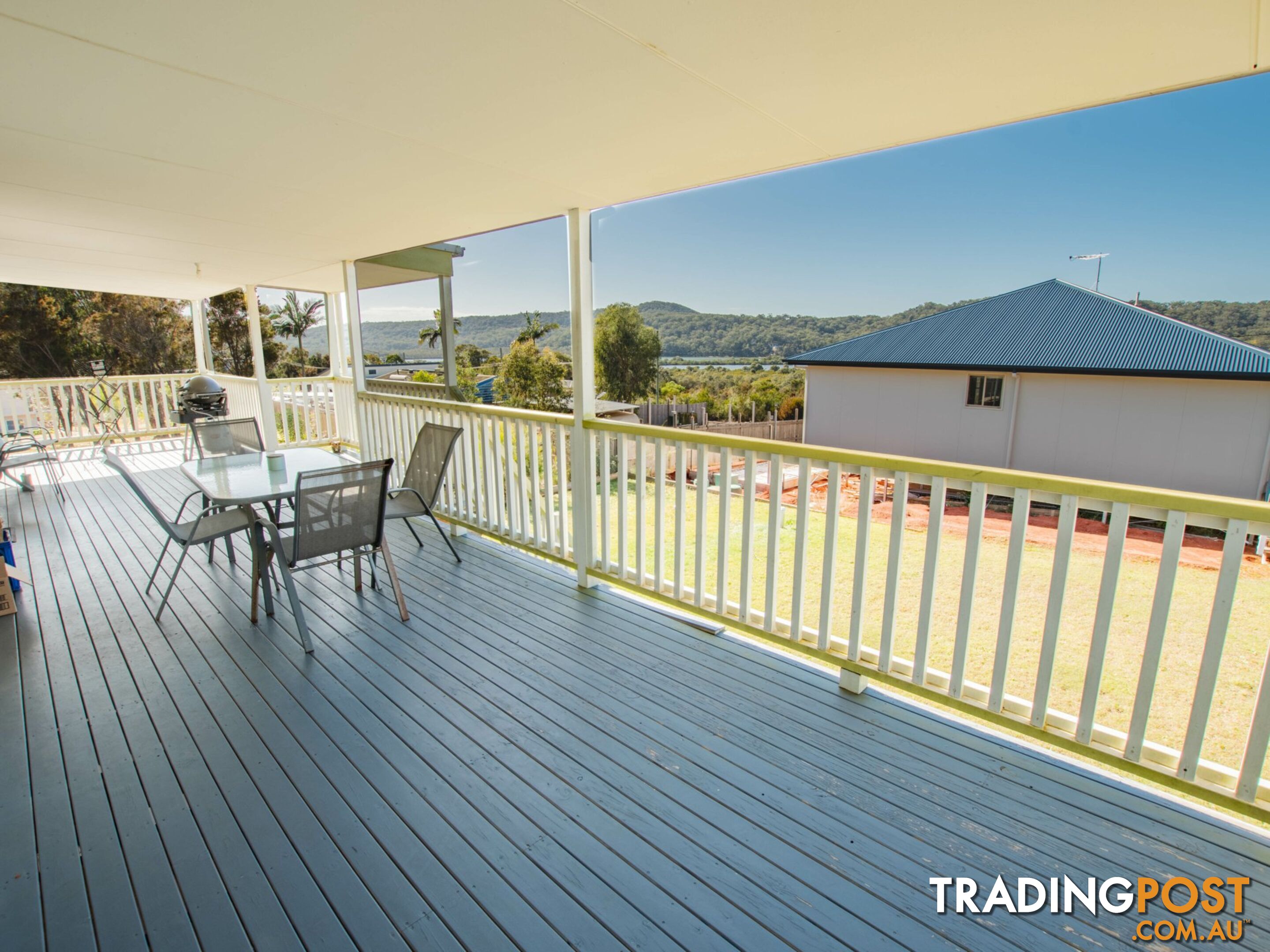8 Hillview Pde RUSSELL ISLAND QLD 4184