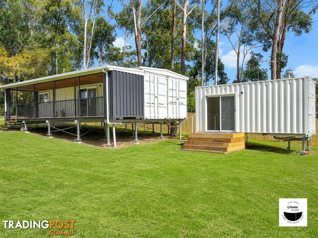 13 Sapphire Street RUSSELL ISLAND QLD 4184 - photo 2 of 17