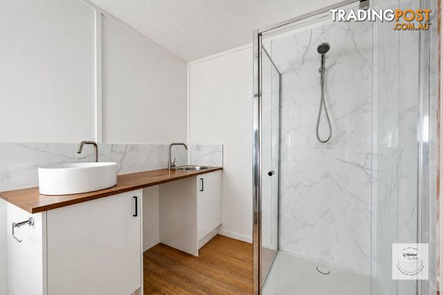 13 Sapphire Street RUSSELL ISLAND QLD 4184 - photo 5 of 17