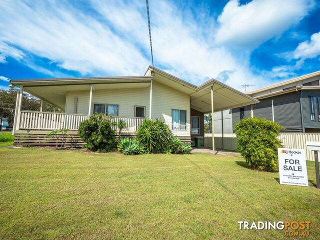 16 PANORAMA AVE RUSSELL ISLAND QLD 4184