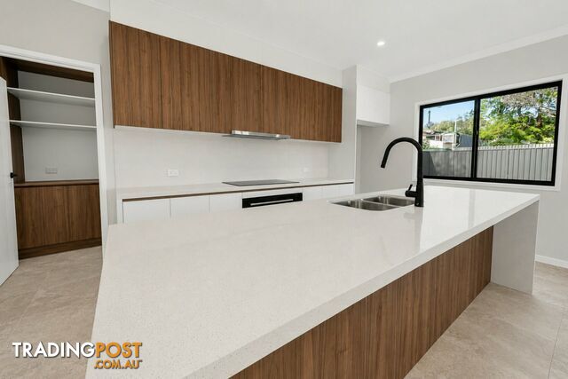 16 Bunning Street RUSSELL ISLAND QLD 4184 - photo 5 of 13