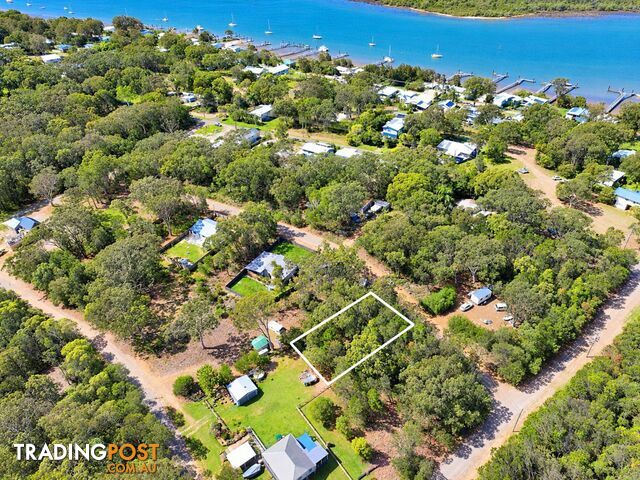 18 Vernon Way RUSSELL ISLAND QLD 4184 - photo 2 of 3
