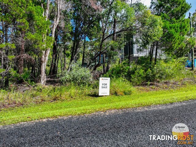 18 Seaview RUSSELL ISLAND QLD 4184 - photo 3 of 4