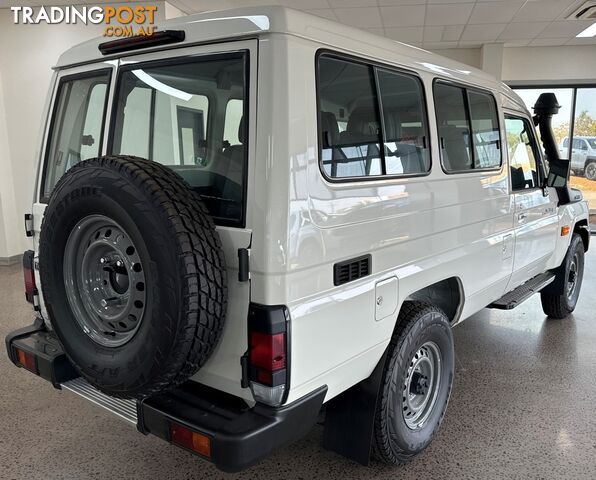 2023 TOYOTA LANDCRUISER WORKMATE TROOPCARRIER VDJ78R WAGON - photo 3 of 26
