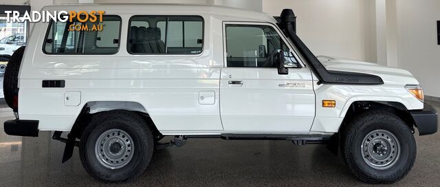 2023 TOYOTA LANDCRUISER WORKMATE TROOPCARRIER VDJ78R WAGON - photo 2 of 26