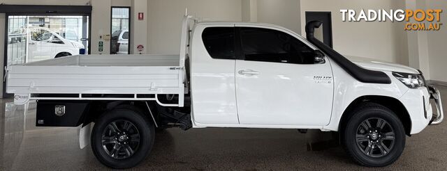 2023 TOYOTA HILUX SR EXTRA CAB GUN126R CAB CHASSIS - photo 2 of 34