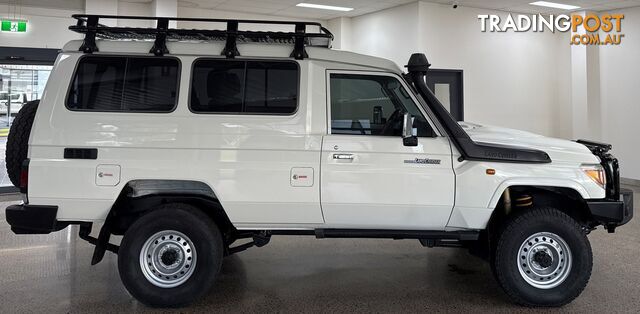2019 TOYOTA LANDCRUISER GXL TROOPCARRIER VDJ78R WAGON - photo 2 of 27