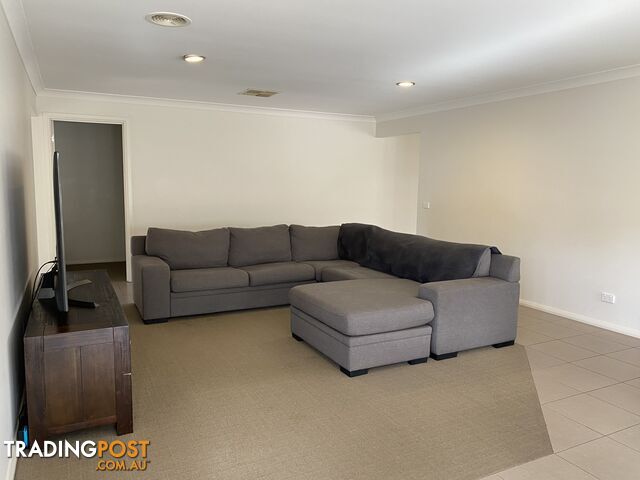 9 Grange Close WODONGA VIC 3690 - photo 3 of 16