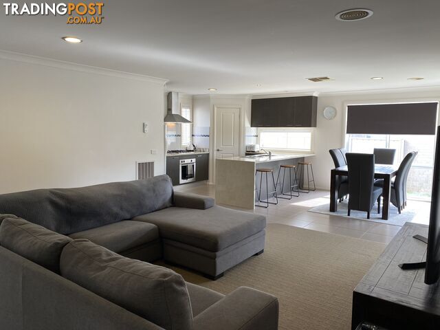 9 Grange Close WODONGA VIC 3690 - photo 4 of 16