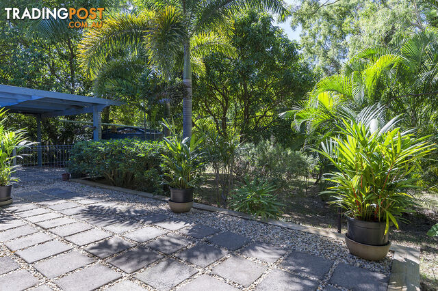 16-18 Finlay Crescent OAK BEACH QLD 4877