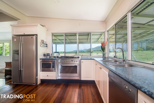 6613 Captain Cook Highway PORT DOUGLAS QLD 4877