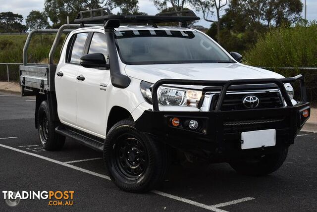 2020 TOYOTA HILUX  SR CAB CHASSIS