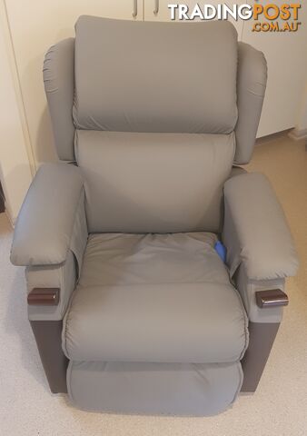 Aspire Air Lift Chair - Large - Space