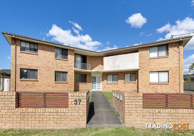 1/37 Roberts Avenue BARRACK HEIGHTS NSW 2528