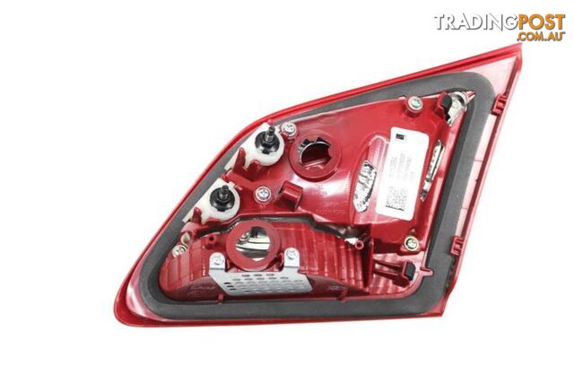 VF SS SV6 Reverse Boot Light Holden Commodore LHR Sedan Genuine U - photo 3 of 3