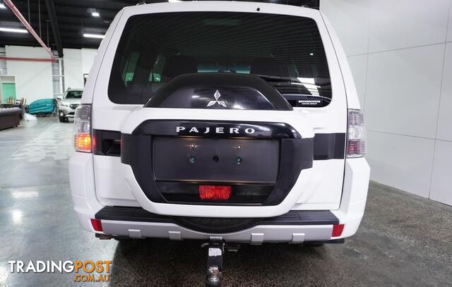 2017 Mitsubishi Pajero GLX SUV - photo 4 of 32