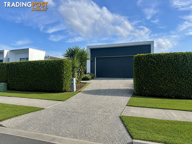 5 Hill Drive PIMPAMA QLD 4209