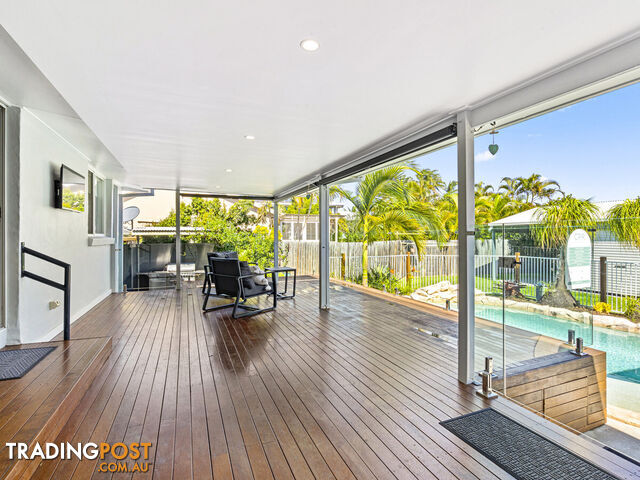 90 Boykambil Esplanade North HOPE ISLAND QLD 4212 - photo 2 of 20