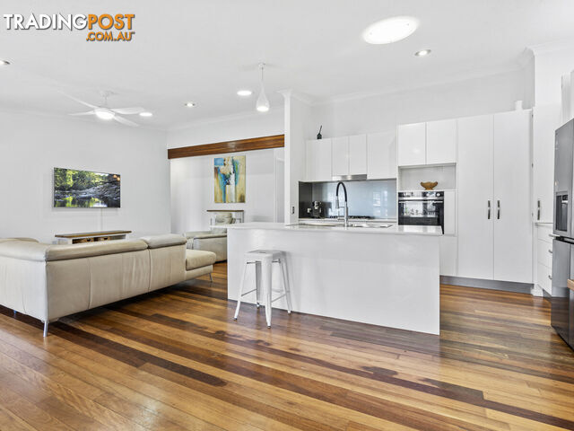 90 Boykambil Esplanade North HOPE ISLAND QLD 4212 - photo 5 of 20