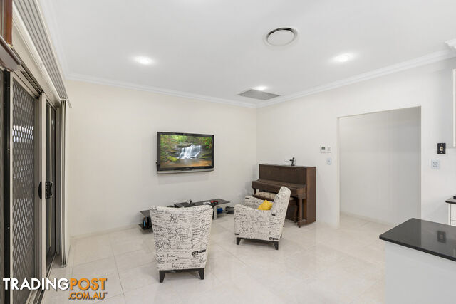 9 Flame Trees Crescent MAUDSLAND QLD 4210