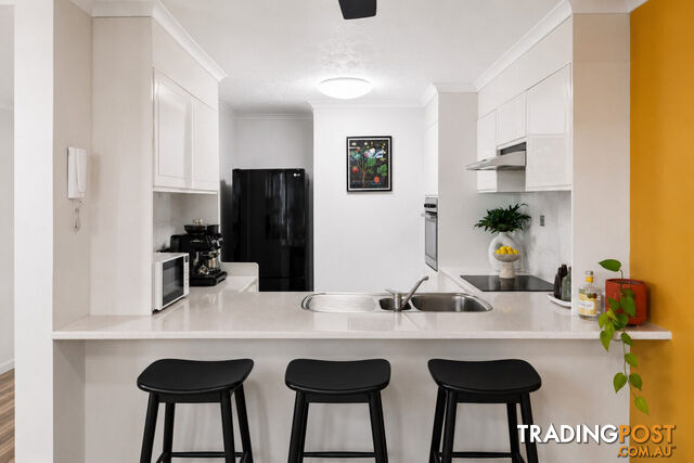 6/25 Brighton Street BIGGERA WATERS QLD 4216 - photo 5 of 22
