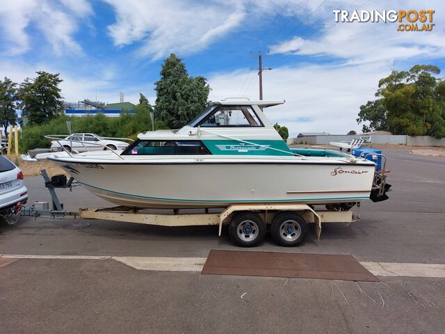 CABIN CRUISER 21ft