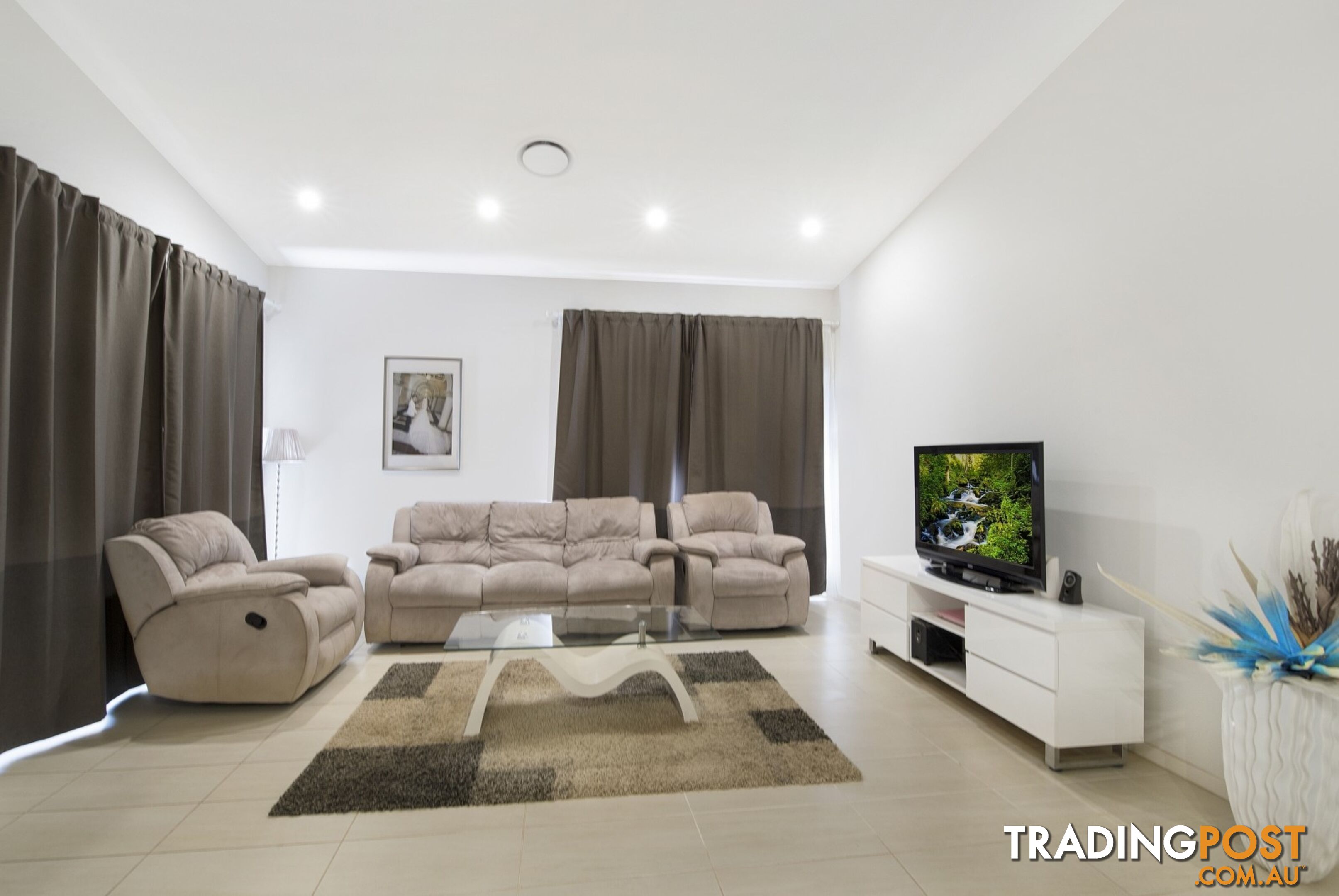 3 Downing Way GLEDSWOOD HILLS NSW 2557