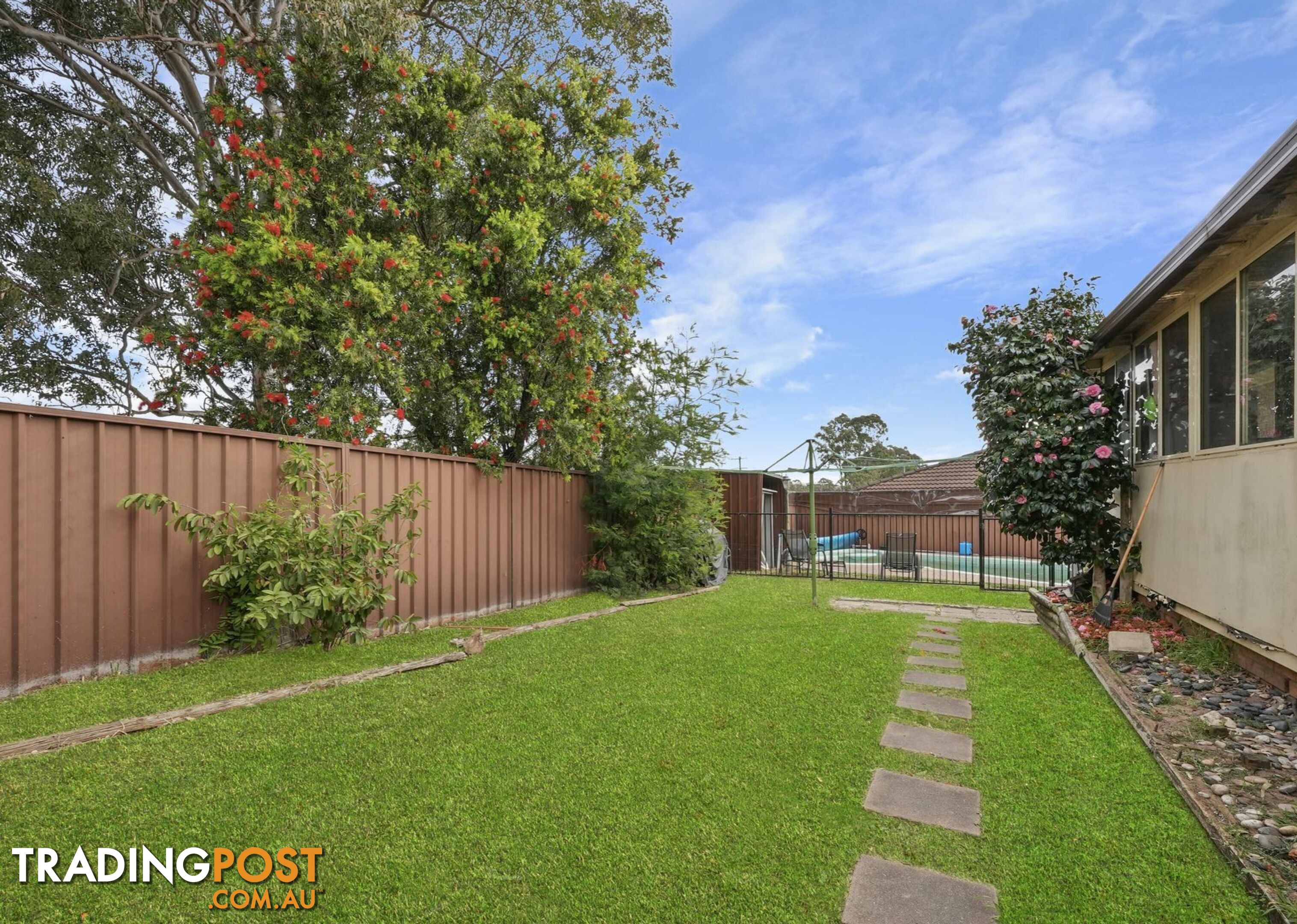 16 Herborn Place MINTO NSW 2566