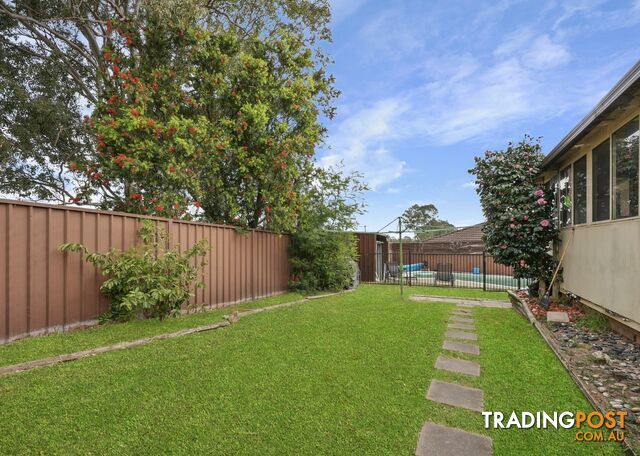 16 Herborn Place MINTO NSW 2566