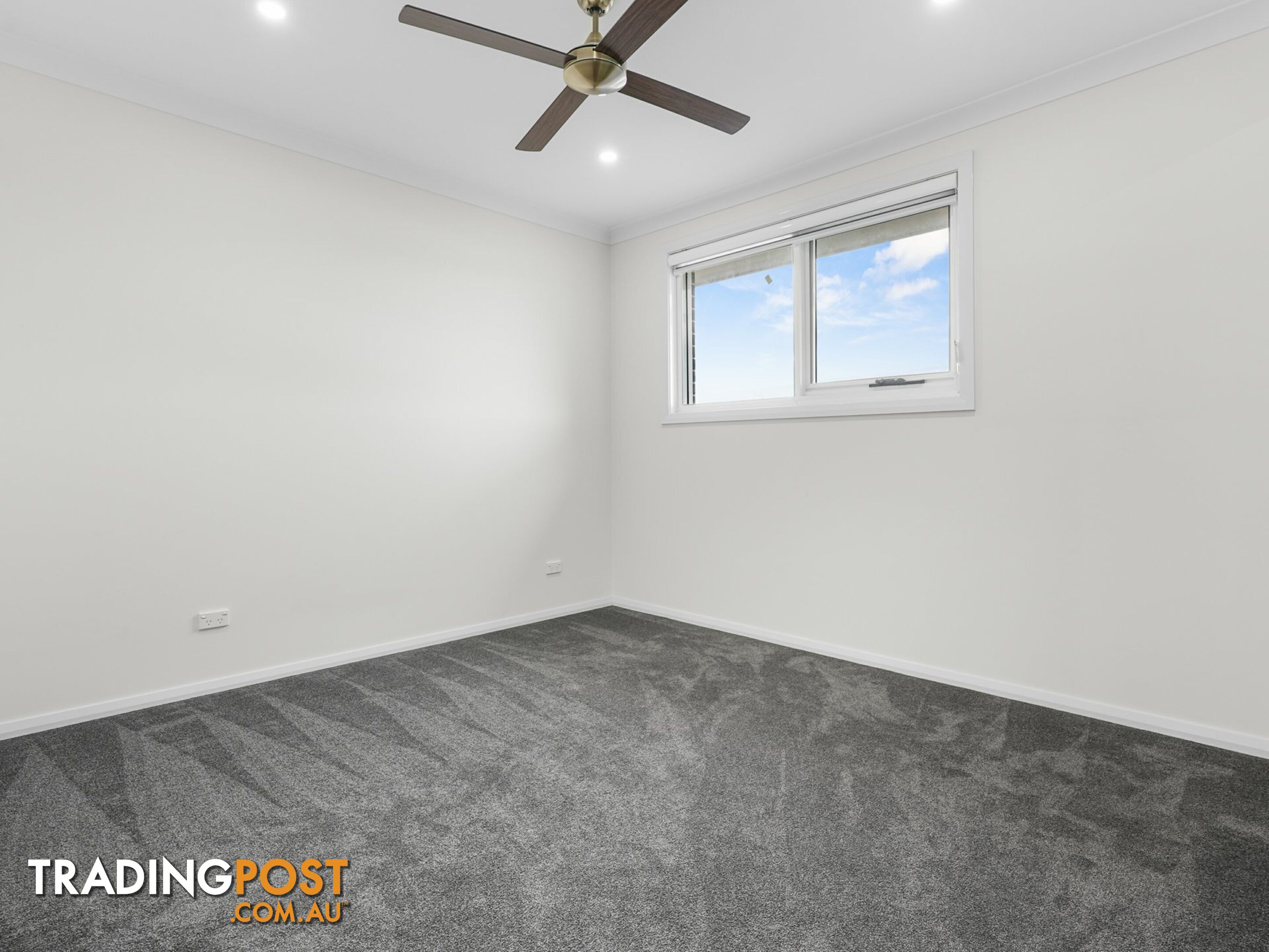 8 Chinnoks Avenue CAMPBELLTOWN NSW 2560