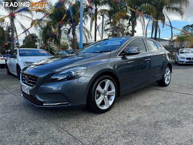 2013 VOLVO V40 T4LUXURY MSERIESMY13 HATCHBACK