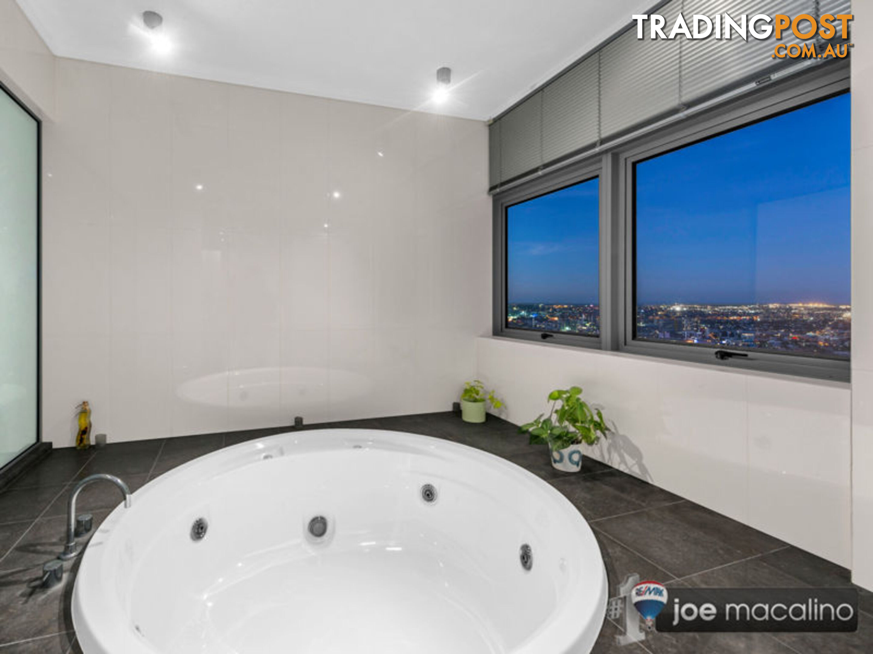 30 Macrossan St BRISBANE CITY QLD 4000