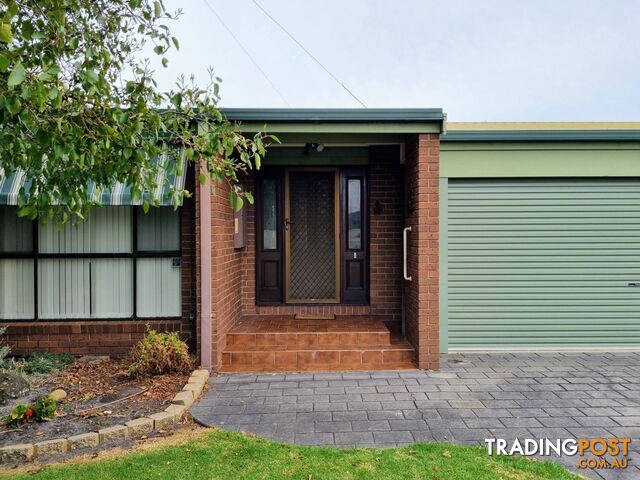25 Youll Grove INVERLOCH VIC 3996