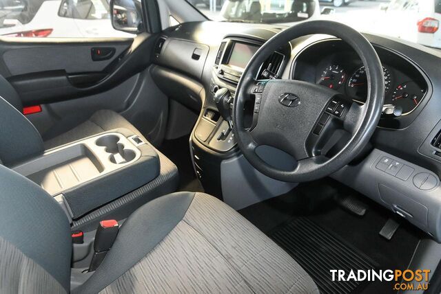 2017 HYUNDAI ILOAD  TQ3-V Series II VAN - photo 4 of 18