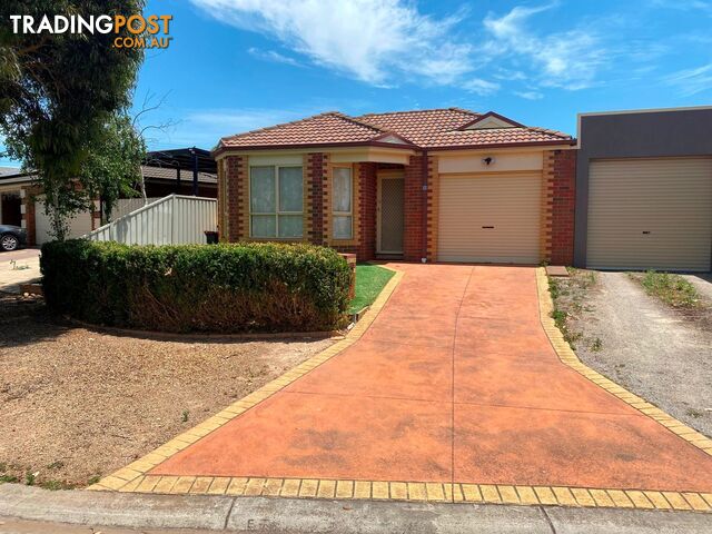 16 Alpine Gardens Caroline Springs VIC 3023